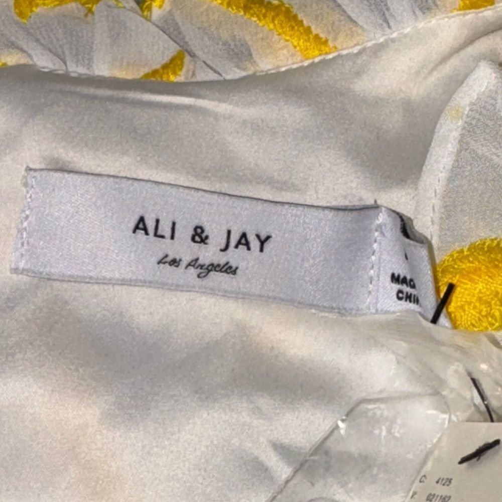 ❤️NWT ALI & JAY X ANTHROPOLOGIE yellow & white Corina Textured high neck Romper - Picture 9 of 13